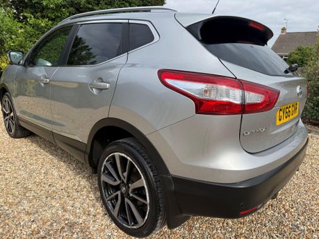 Nissan Qashqai 1.6 dCi Tekna 4WD Euro 6 (s/s) 5dr 11