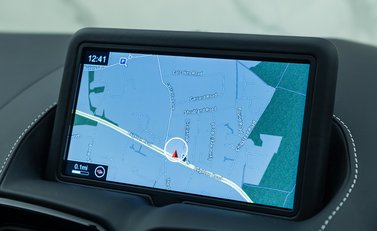 Aston Martin V8 Vantage 19