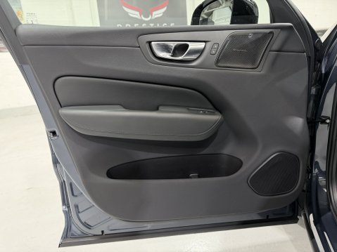 Volvo XC60 B4 PLUS MHEV 71