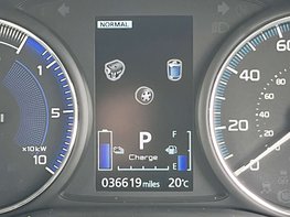 Mitsubishi Outlander 2.4 Outlander Dynamic PHEV CVT 4WD 5dr 32