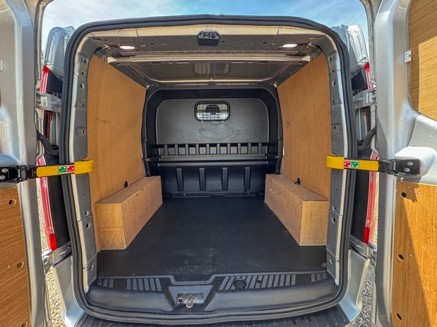 Ford Transit Custom AUTO Crew [SOLD MM] Cab SWB L1H1 320 Limited Air Con Sensors EURO 6 NO VAT 10