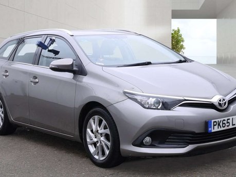 Toyota Auris 1.6 D-4D Business Edition Touring Sports 5dr Diesel Manual Euro 6 (s/s) (11