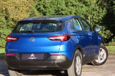 Vauxhall Grandland X 1.2 Turbo GPF SE SUV 5dr Petrol Manual Euro 6 (s/s) (130 ps) 4