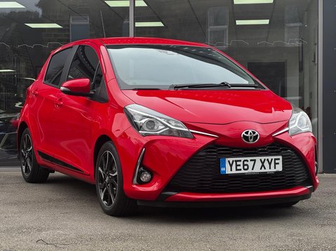 Toyota Yaris VVT-I DESIGN 1