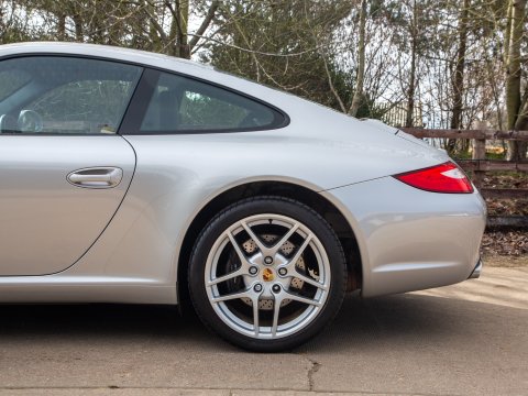 Porsche 911 CARRERA 2 16