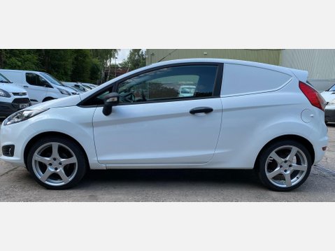 Ford Fiesta 1.5 TDCi ECOnetic Panel Van 3dr Diesel Manual (82 g/km, 94 bhp) 13