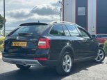 Skoda Octavia 2.0 TDI Scout Estate 5dr Diesel DSG 4WD Euro 6 (s/s) (184 ps) 4