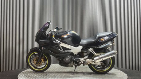Honda VTR 1997 1000CC V TWIN 30K PROJECT BIKE SPARES OR REPAIR 4