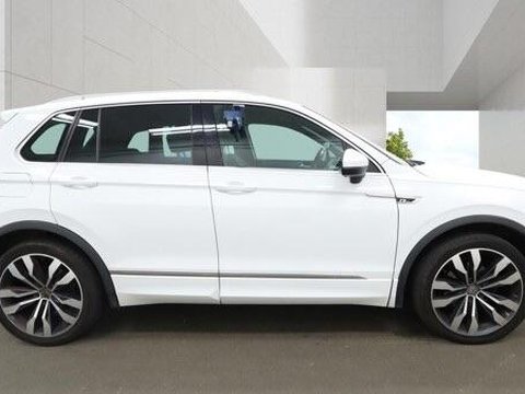 Volkswagen Tiguan 2.0 TDI BlueMotion Tech R-Line DSG 4Motion Euro 6 (s/s) 5dr 9