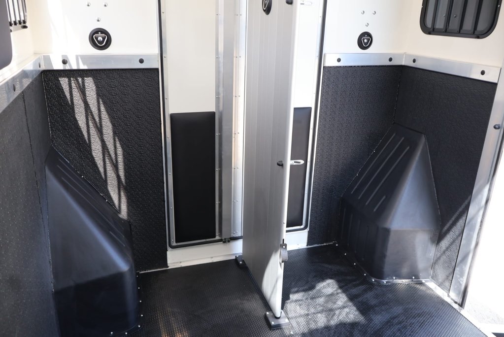 Renault Master 2026 BRAND NEW 3.5 TON STALLION SKR PRO BUILT BY SEEKER DELIVERY MILES  28