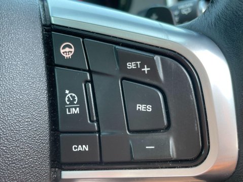 Land Rover Discovery Sport 2.0 TD4 Landmark Auto 4WD Euro 6 (s/s) 5dr 27