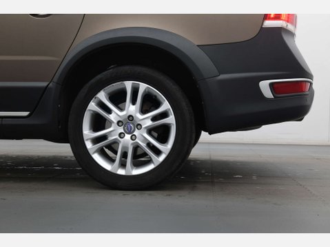 Volvo XC70 2.4 XC70 SE Luxury Nav D5 AWD Auto 4WD 5dr 10