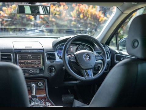 Volkswagen Touareg 3.0 Touareg SE V6 TDI BlueMotion Technology Auto 4WD 5dr 19
