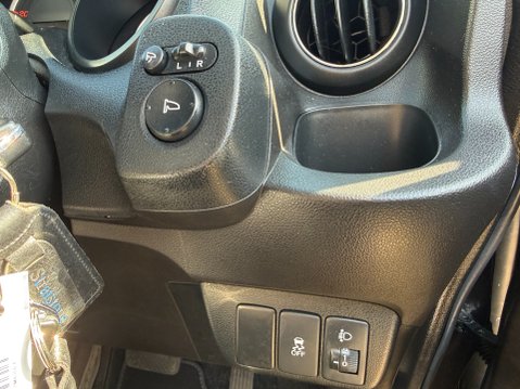 Honda Jazz I-VTEC ES PLUS AUTO 29