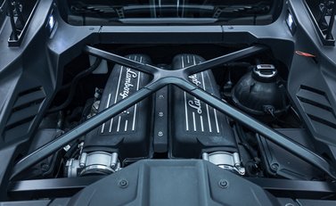Lamborghini Huracan LP640-4 EVO 37