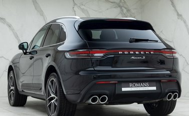 Porsche Macan S 3