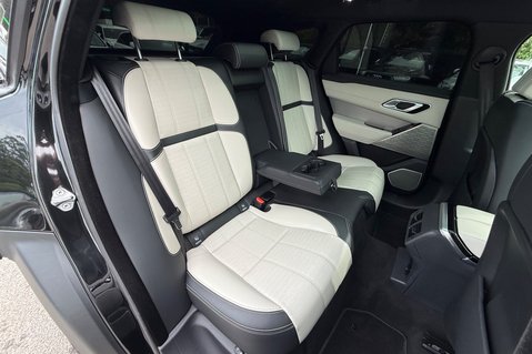 Land Rover Range Rover Velar R-DYNAMIC HSE - ALL BLACK - SLIDING PAN ROOF -2 OWNERS - SERVICE HISTORY 34