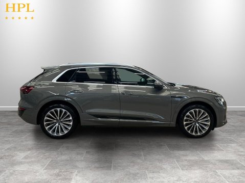 Audi Q8 55 S line SUV 5dr Electric Auto quattro 114kWh (11kW Charger) (408 ps) 1 Ow 8