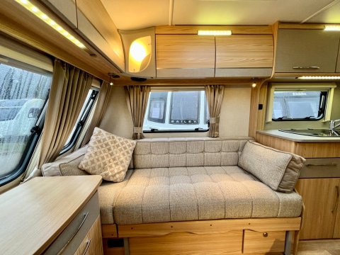 Coachman Amara 450-2 19