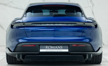 Porsche Taycan GTS Sport Turismo 5