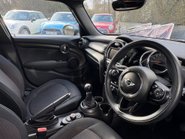 Mini Hatch Cooper 1.5 5 door + VISUAL BOOST + HEATED SEATS + REAR PDC 3