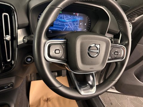 Volvo XC40 2.0 B3 MHEV Plus Dark DCT Auto Euro 6 (s/s) 5dr 30