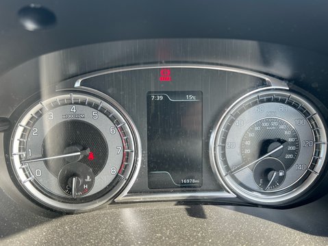 Suzuki Vitara SZ-T BOOSTERJET MHEV 11