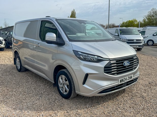 Ford Transit Custom SWB L1H1 Low Roof Limited 300 Air Con Alloys Sensors EURO 6 4