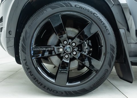 Land Rover Defender 110 V8 Carpathian Edition 