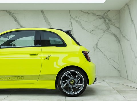 Abarth 500e Scorpionissima Cabrio 43