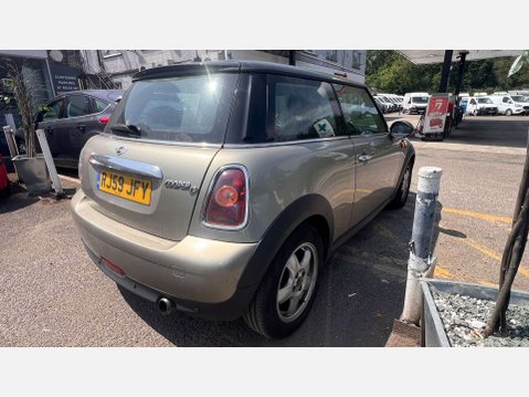 Mini Hatch 1.6 Cooper D Hatchback 3dr Diesel Manual Euro 4 (110 ps) 6