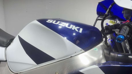 Suzuki GSX-R SRAD 1997 31K GOOD RUNNING CLASSIC SPORTS BIKE PROJECT 600CC 29