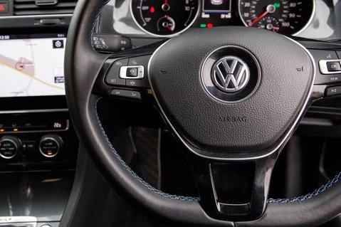 Volkswagen Golf E-GOLF 19