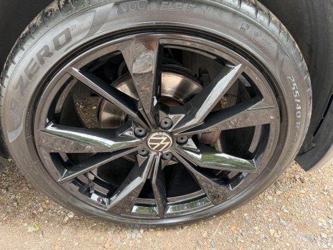 Volkswagen Tiguan R-LINE TDI DSG 32