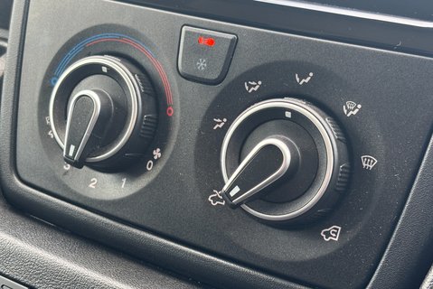 Peugeot Boxer BlueHdi 335 L3H2 Professional Premium Plus Panel Van 19