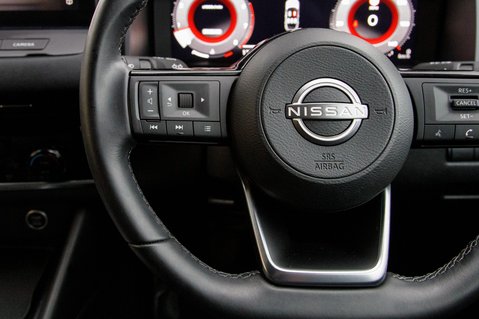 Nissan Qashqai DIG-T N-CONNECTA MHEV 19