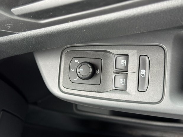 Ford Transit Connect AUTO LWB [SOLD CR] L2H1 Low Roof PHEV Trend 250 Air Con Nav Sensors EURO 6 22