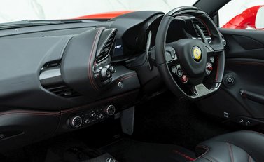 Ferrari 488 GTB 13