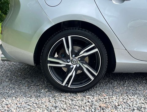Volvo V40 2.0 V40 R-Design Edition D2 Auto 5dr 13