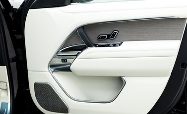 Land Rover Range Rover P530 First Edition 22