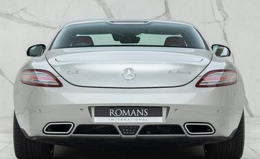 Mercedes-Benz SLS AMG 5