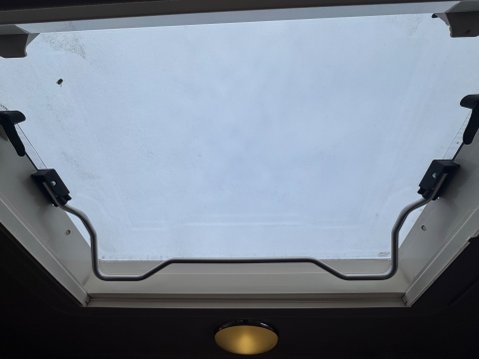 Elddis Autoquest 115 LOW PROFILE 2 BERTH COACH BUILT 14