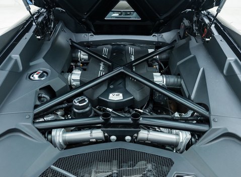 Lamborghini Aventador S LP 740-4 Roadster 40