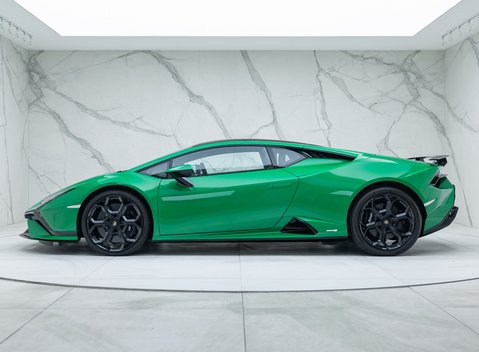 Lamborghini Huracan Tecnica 5