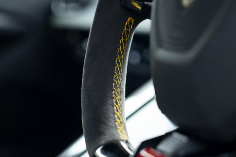 Lamborghini Huracan 38