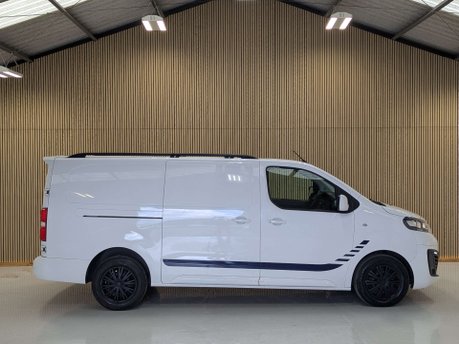 Vauxhall Vivaro 1.5 Vivaro 2900 Sportive S/S 15