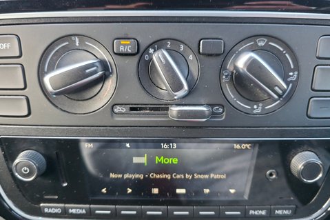 Skoda Citigo MONTE CARLO GREENTECH MPI.. 4 MAIN DEALER SERVICES 22