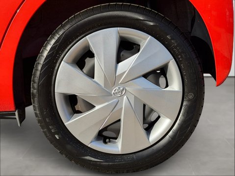 Toyota Aygo 1.0 VVT-i X-Play 5dr x-shift 12