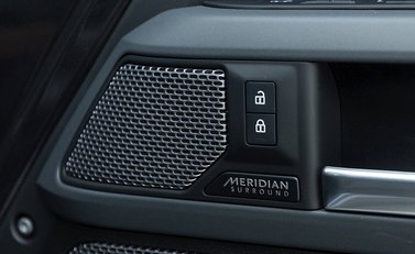 Land Rover Defender 90 X D300 19