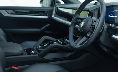 Porsche Cayenne E-HYBRID coupe 13